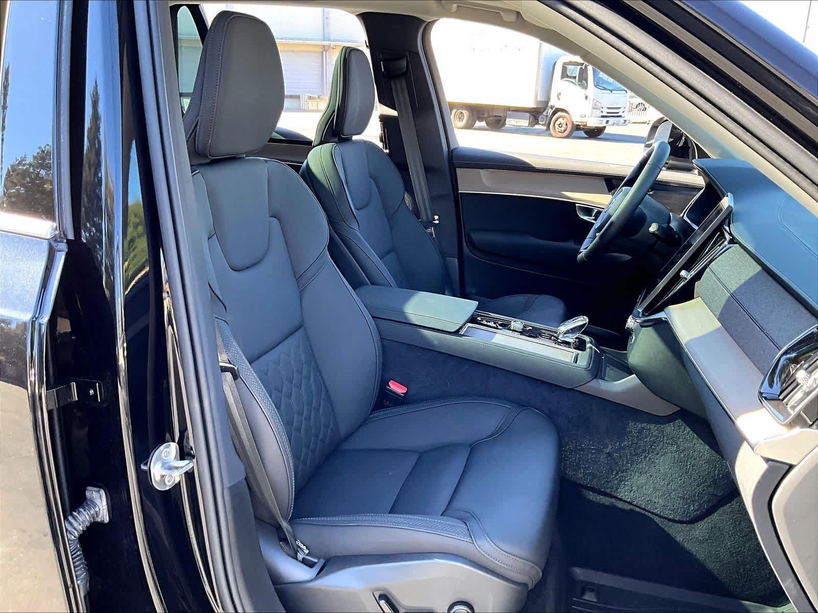 Used 2026 Volvo XC90 B5 Plus w/ Protection Package AWD/4WD image 11