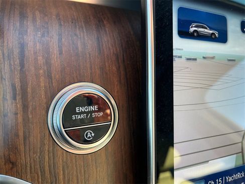 Certified 2025 Mercedes-Benz GLC 300 4MATIC image 26