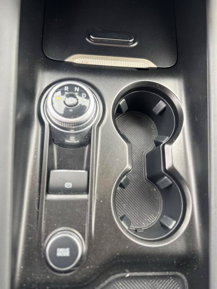 Used 2025 Ford Explorer Active AWD/4WD image 15