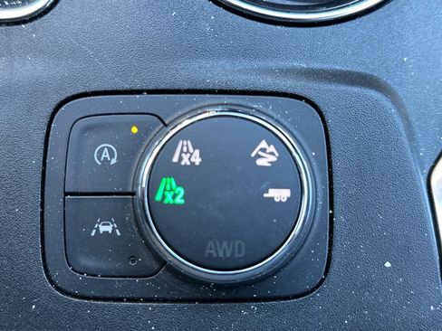 Used 2023 Chevrolet Traverse LT w/ LT Premium Package image 19