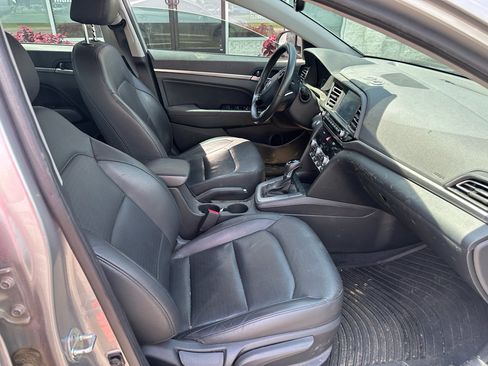 Used 2020 Hyundai Elantra Limited w/ Winter Weather Package FWD image 13