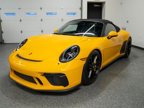 Used 2019 Porsche 911 Speedster RWD image 49