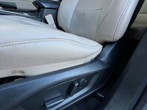 Used 2020 Ford Explorer XLT w/ Equipment Group 202A image 20