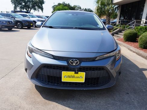 Used 2020 Toyota Corolla LE image 2