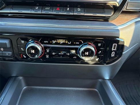 Used 2024 GMC Sierra 2500 SLT image 22