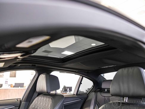 Used 2021 BMW 530e xDrive w/ Executive Package image 20