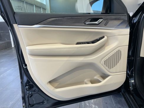 Certified 2025 Jeep Grand Cherokee L Limited w/ Black Appearance Package RWD image 14