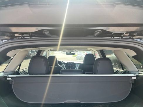 Used 2023 Subaru Outback Limited AWD/4WD image 9