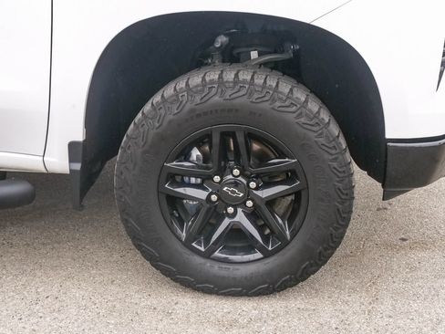 Used 2023 Chevrolet Silverado 1500 LT Trail Boss AWD/4WD image 5