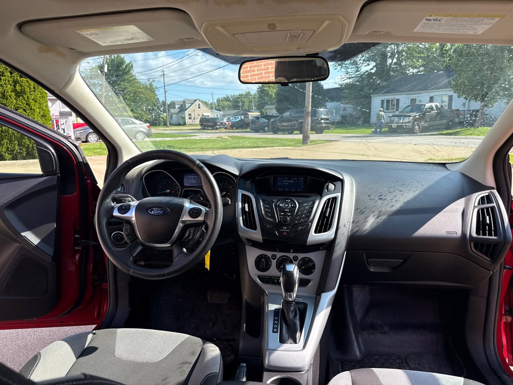 Used 2012 Ford Focus SE FWD image 9