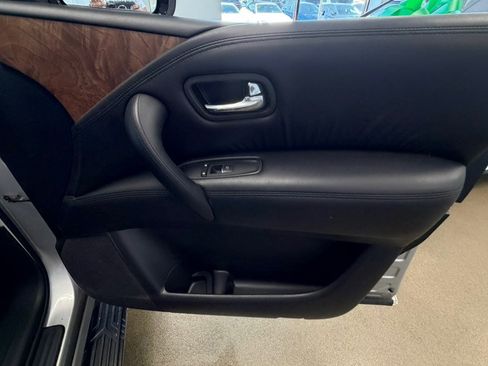 Used 2023 Nissan Armada SL w/ Captain's Chairs Package AWD/4WD image 42