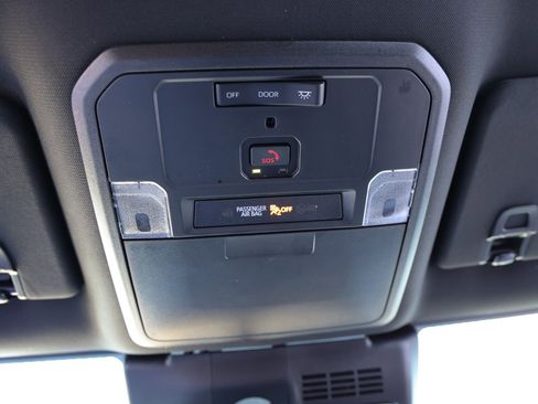 Used 2025 Toyota Tacoma SR5 image 30