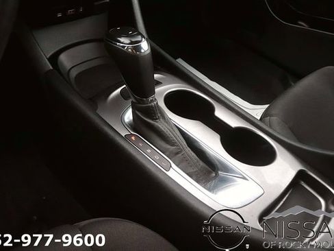 Used 2019 Chevrolet Malibu LS w/ LPO, Convenience Package 2 FWD image 17