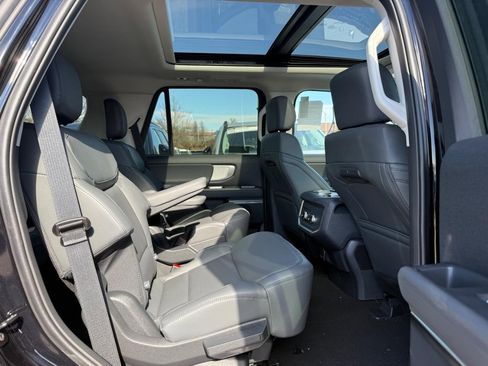 New 2026 Ford Expedition Active image 6