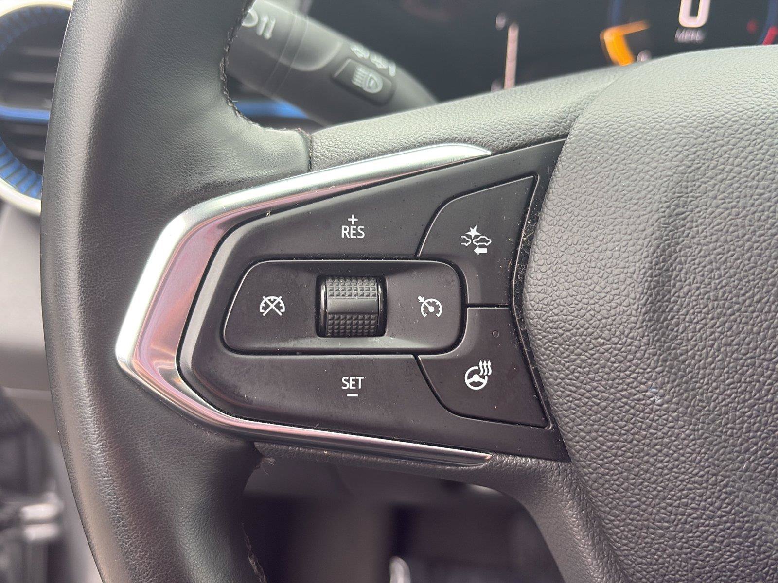 Certified 2025 Chevrolet Trax LT w/ LT Convenience Package FWD image 29
