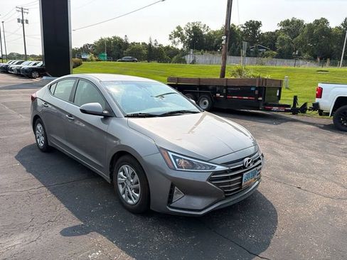 Used 2020 Hyundai Elantra SE FWD image 10