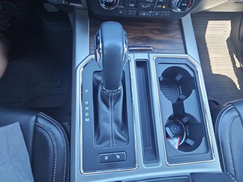Used 2020 Ford F150 Lariat w/ Equipment Group 502A Luxury AWD/4WD image 18