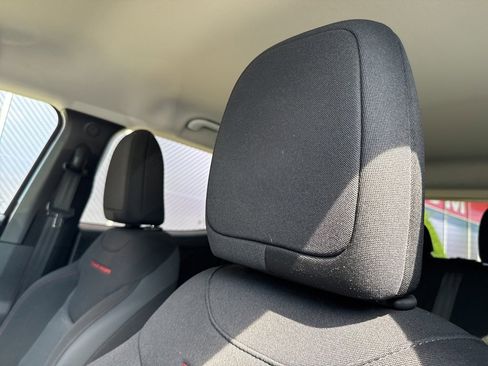 Used 2023 Jeep Renegade Trailhawk image 26