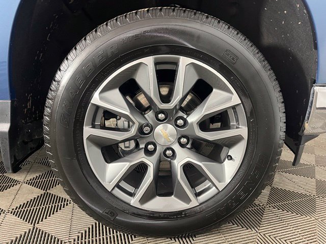 Used 2024 Chevrolet Silverado 1500 LT AWD/4WD image 29