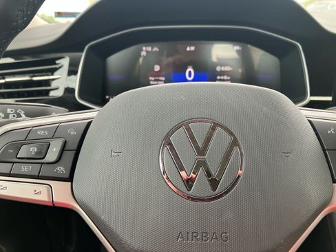 Used 2025 Volkswagen Jetta SE FWD image 15