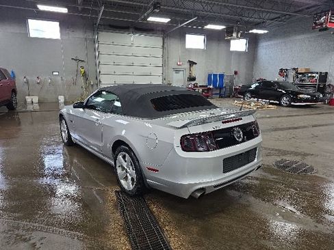 Used 2013 Ford Mustang GT Premium RWD image 5