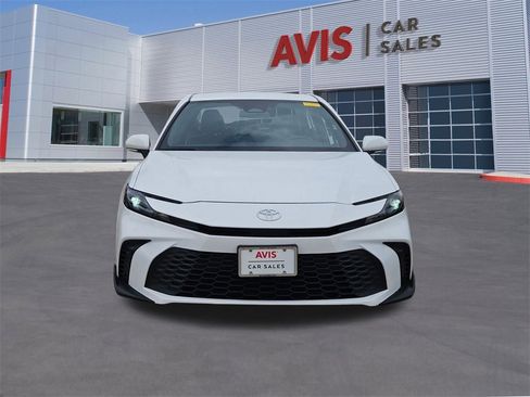 Used 2025 Toyota Camry SE image 10