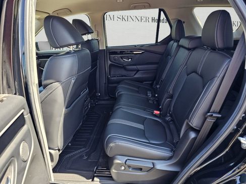 Used 2025 Honda Pilot EX-L image 32