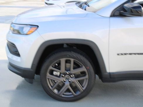 New 2026 Jeep Compass Latitude image 7