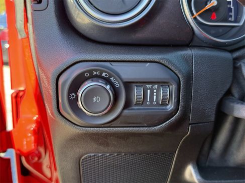 Used 2021 Jeep Wrangler Unlimited Sahara image 18