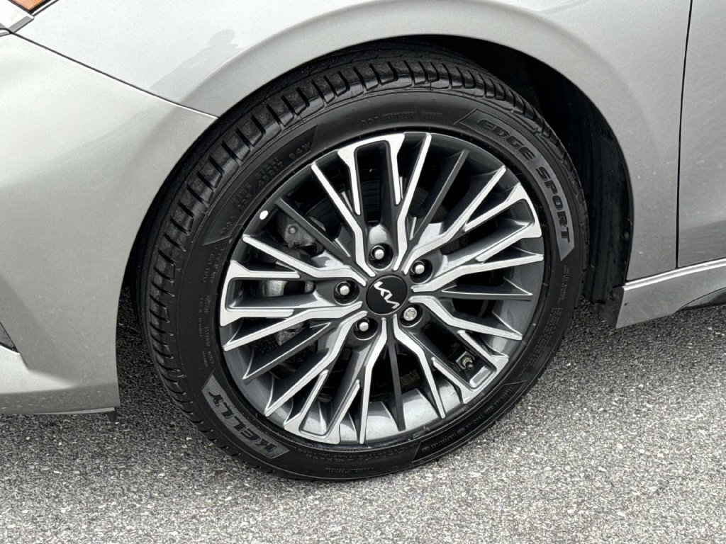 Used 2023 Kia Forte GT-Line w/ GT-Line Premium Package FWD image 30