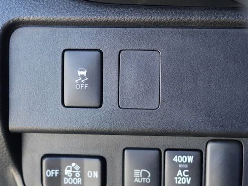 Used 2023 Toyota Tacoma TRD Sport w/ Technology Package AWD/4WD image 19