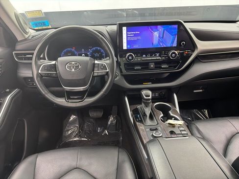 Used 2023 Toyota Highlander Limited AWD/4WD image 7