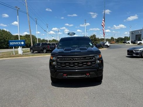 Used 2022 Chevrolet Silverado 1500 Custom Trail Boss AWD/4WD image 2