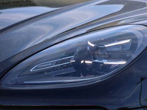 New 2026 Porsche Macan AWD/4WD image 10