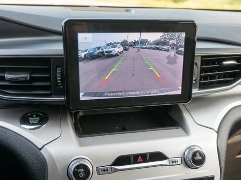 Used 2020 Ford Explorer XLT w/ Equipment Group 202A AWD/4WD image 27