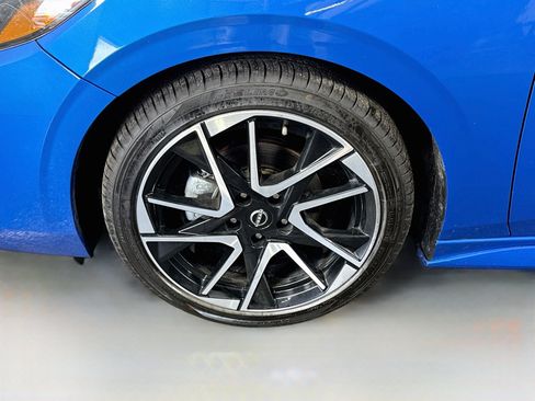 Used 2024 Nissan Sentra SR w/ SR Premium Package FWD image 38