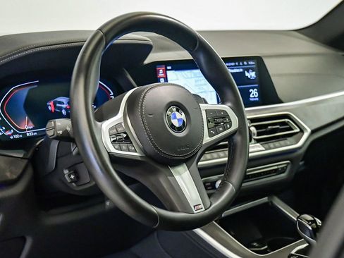 Certified 2022 BMW X5 xDrive40i w/ M Sport Package image 17