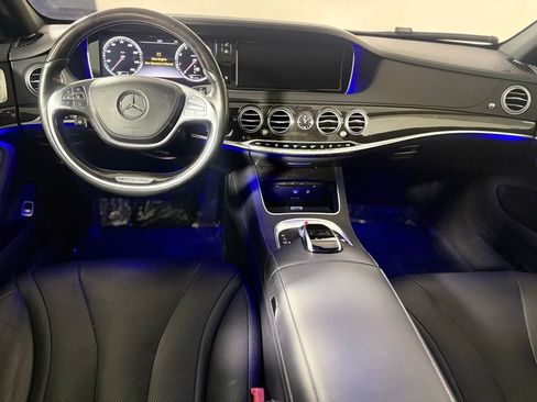 Used 2017 Mercedes-Benz S 550 4MATIC Sedan w/ Premium Package image 11