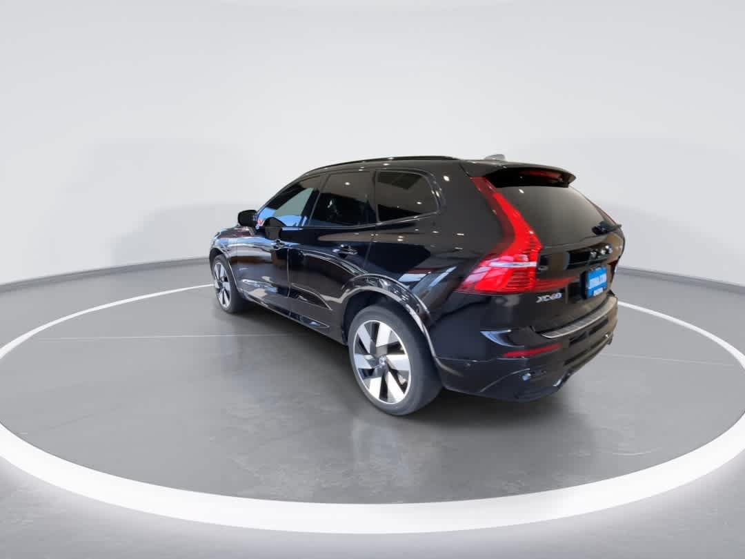 Used 2024 Volvo XC60 T8 Plus w/ Protection Package Premier AWD/4WD image 6