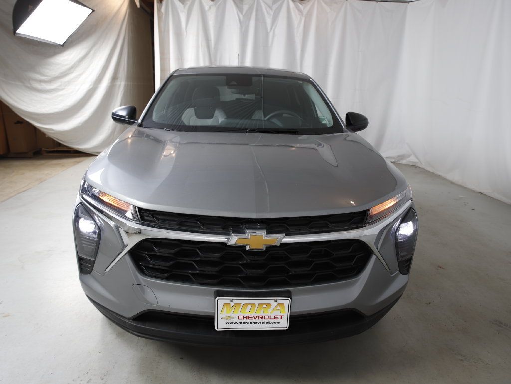 Used 2024 Chevrolet Trax LS w/ Driver Confidence Package FWD image 7