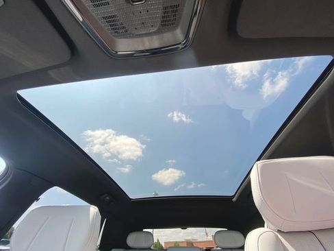 Used 2024 Cadillac Lyriq Luxury RWD image 18