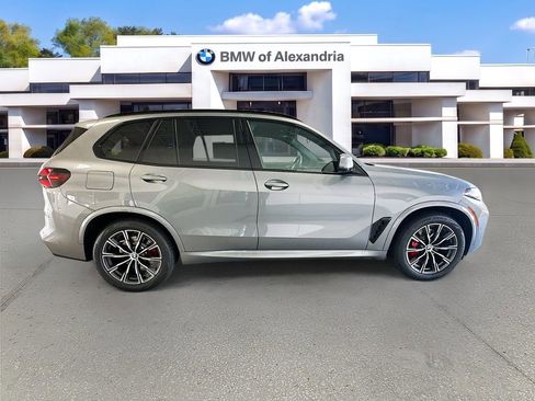 New 2026 BMW X5 xDrive40i w/ M Sport Package AWD/4WD image 8