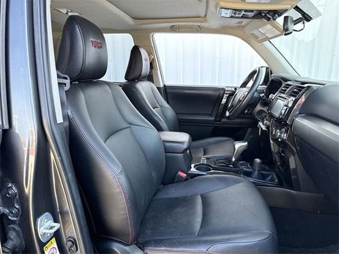 Used 2018 Toyota 4Runner TRD Off-Road Premium image 31