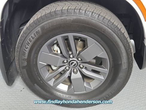 Used 2025 Nissan Frontier SV RWD image 12