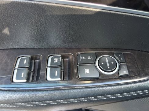 Used 2018 Kia Sorento LX image 23