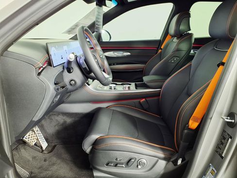 Certified 2026 Genesis GV70 3.5T Sport Advanced AWD/4WD image 17