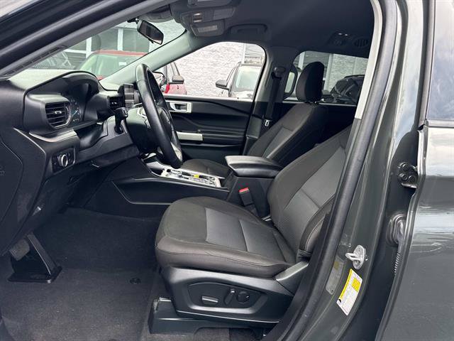 Used 2023 Ford Explorer XLT AWD/4WD image 7
