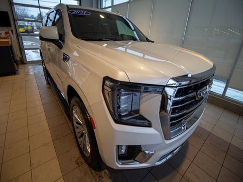 Used 2021 GMC Yukon SLT w/ SLT Luxury Plus Package image 4