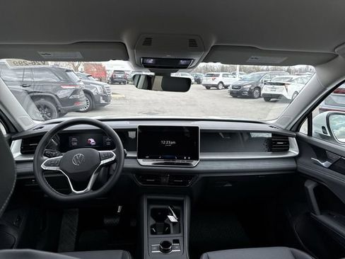 New 2026 Volkswagen Tiguan SE AWD/4WD image 19