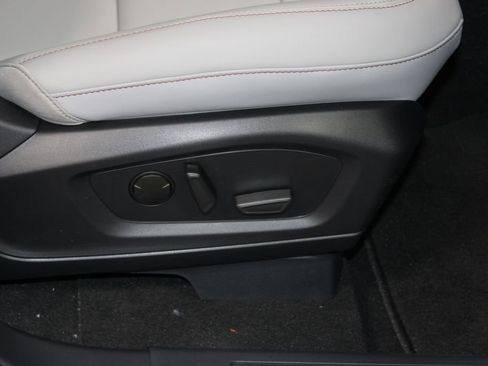 New 2026 Ford Explorer Active RWD image 28